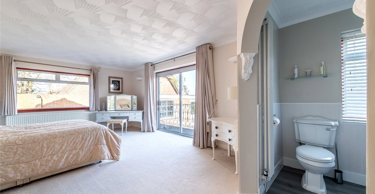 3 bedroom bungalow for sale in Shorne | Robinson Michael & Jackson