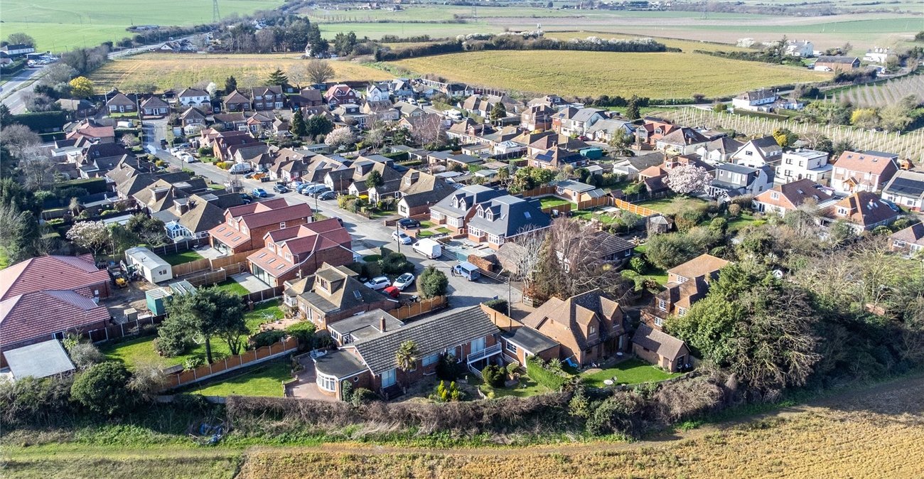 3 bedroom bungalow for sale in Shorne | Robinson Michael & Jackson