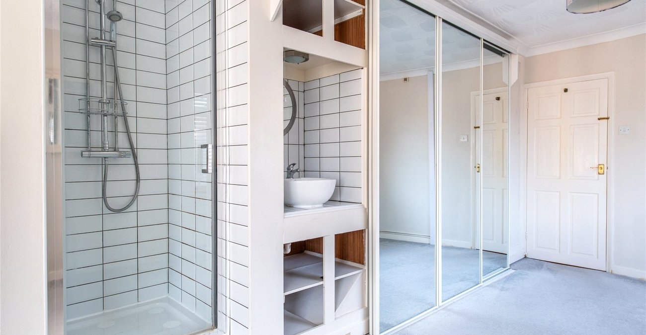 3 bedroom bungalow for sale in Shorne | Robinson Michael & Jackson