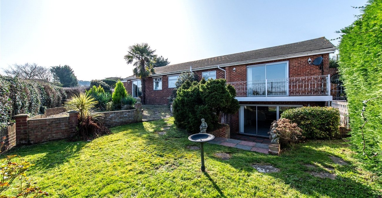 3 bedroom bungalow for sale in Shorne | Robinson Michael & Jackson