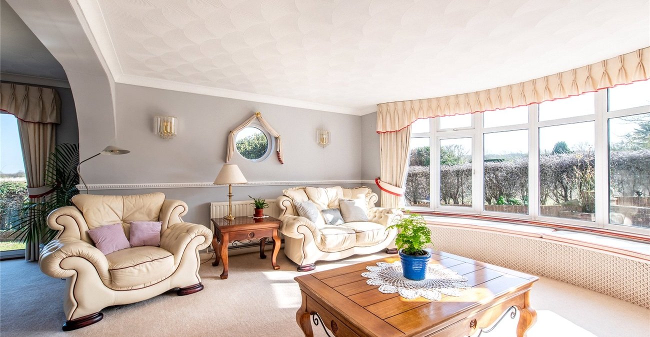 3 bedroom bungalow for sale in Shorne | Robinson Michael & Jackson