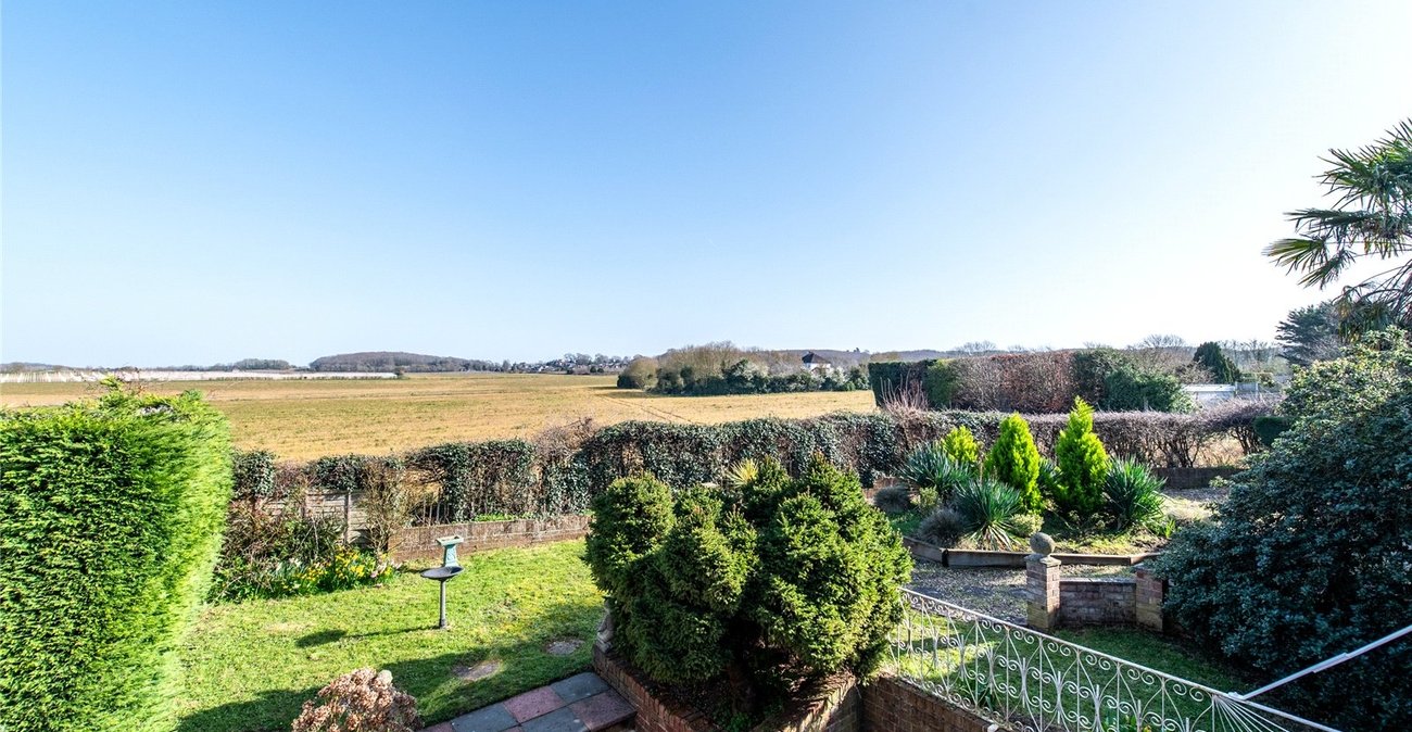 3 bedroom bungalow for sale in Shorne | Robinson Michael & Jackson