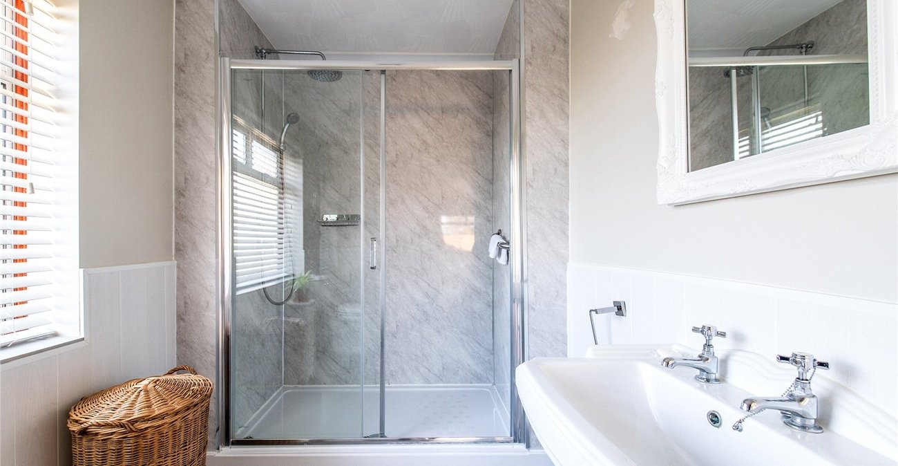 3 bedroom bungalow for sale in Shorne | Robinson Michael & Jackson