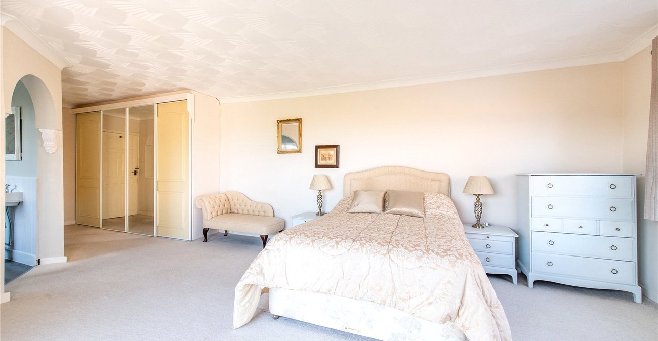 3 bedroom bungalow for sale in Shorne | Robinson Michael & Jackson