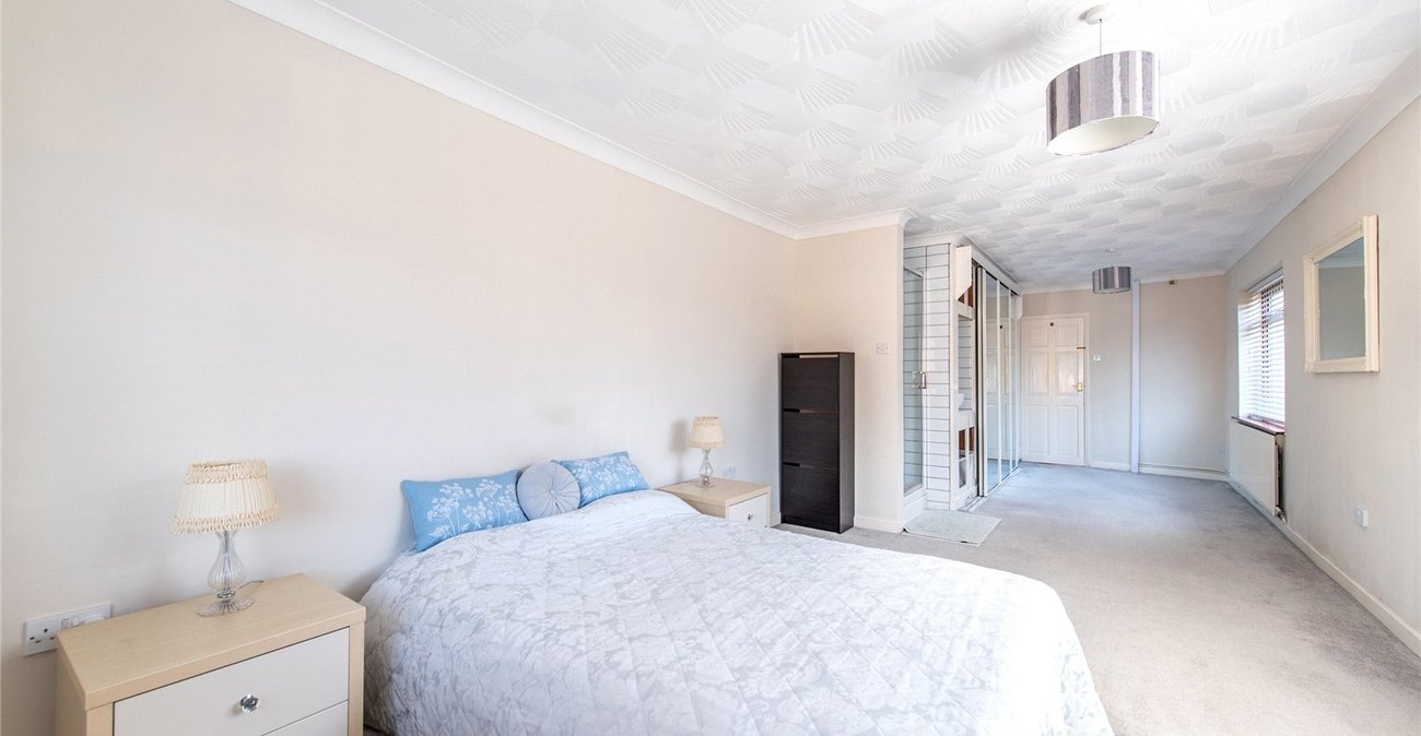 3 bedroom bungalow for sale in Shorne | Robinson Michael & Jackson