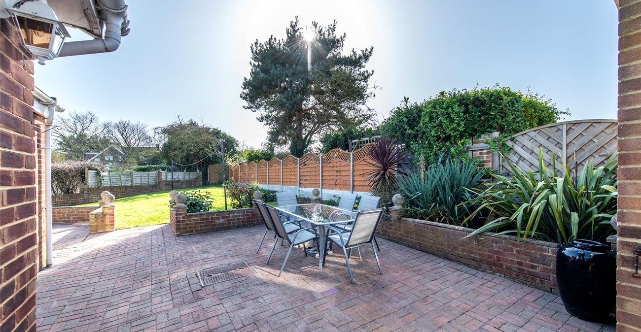 3 bedroom bungalow for sale in Shorne | Robinson Michael & Jackson