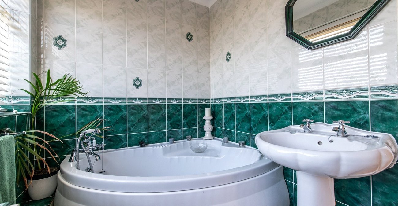 3 bedroom bungalow for sale in Shorne | Robinson Michael & Jackson