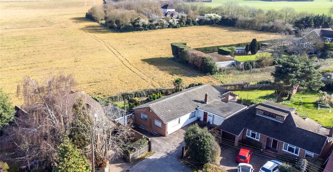 3 bedroom bungalow for sale in Shorne | Robinson Michael & Jackson