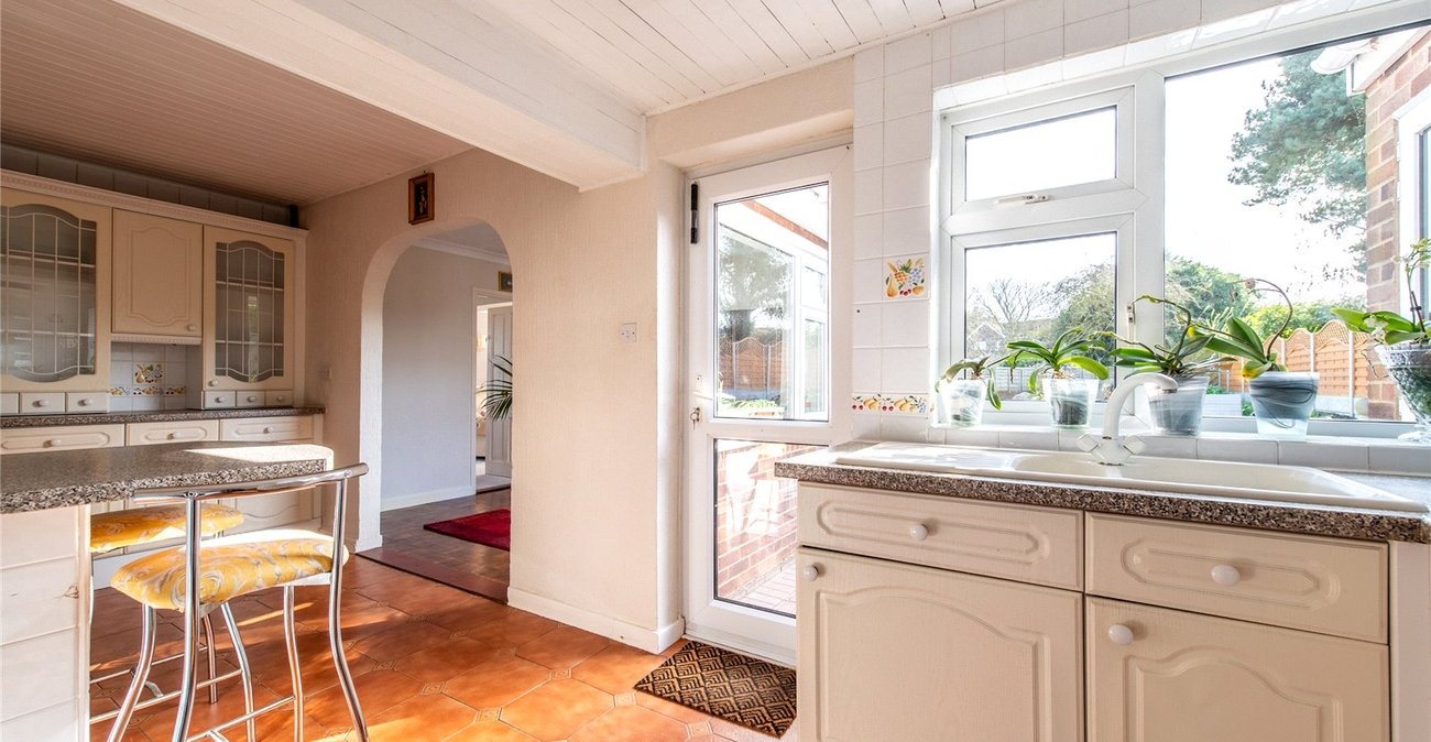 3 bedroom bungalow for sale in Shorne | Robinson Michael & Jackson