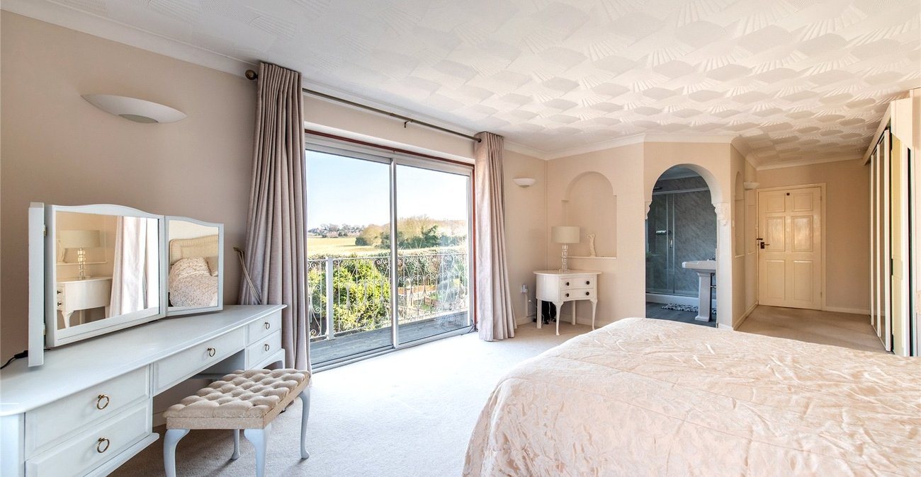 3 bedroom bungalow for sale in Shorne | Robinson Michael & Jackson