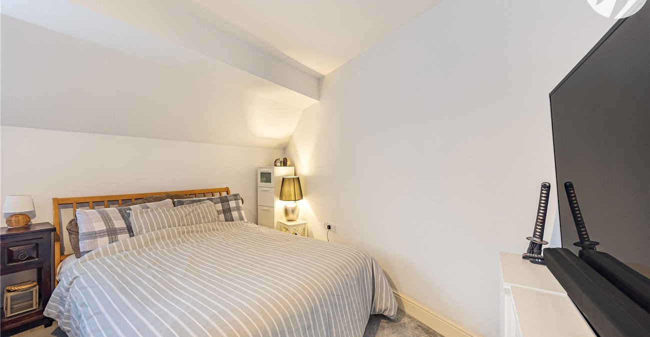 1 bedroom property for sale in Gravesend | Robinson Michael & Jackson
