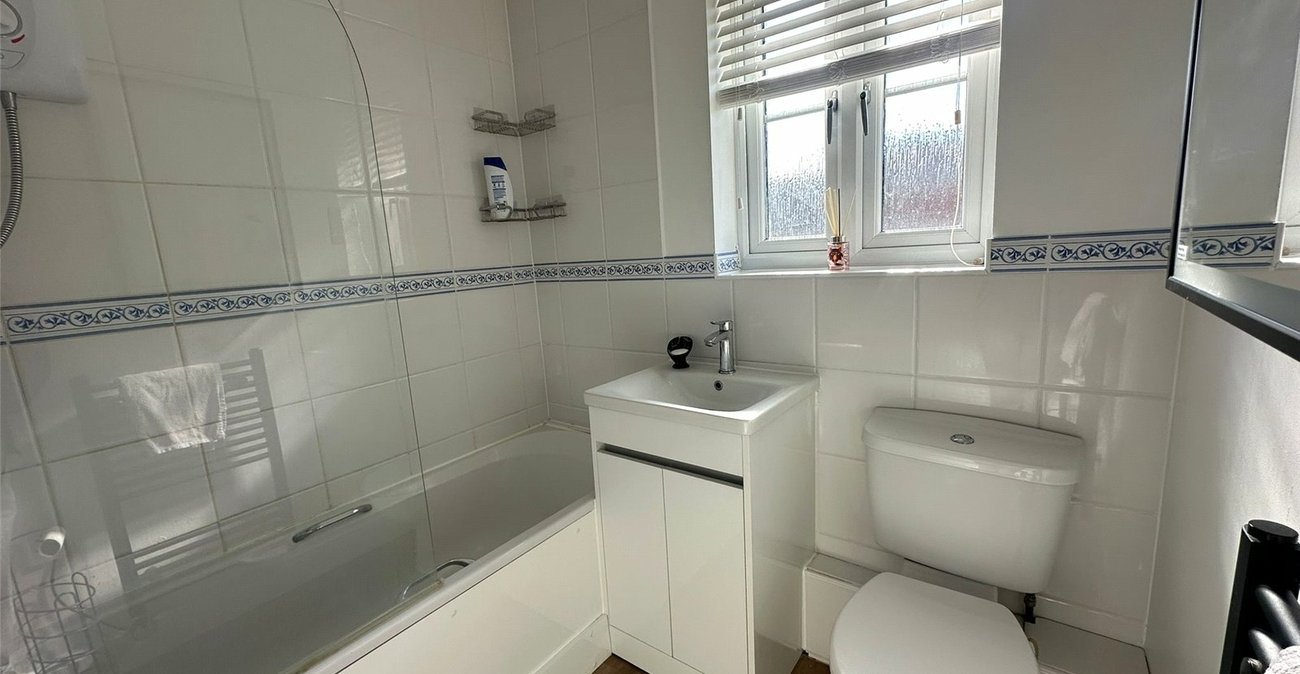 1 bedroom property for sale in Gravesend | Robinson Michael & Jackson