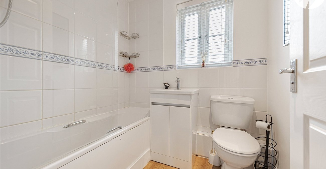 1 bedroom property for sale in Gravesend | Robinson Michael & Jackson