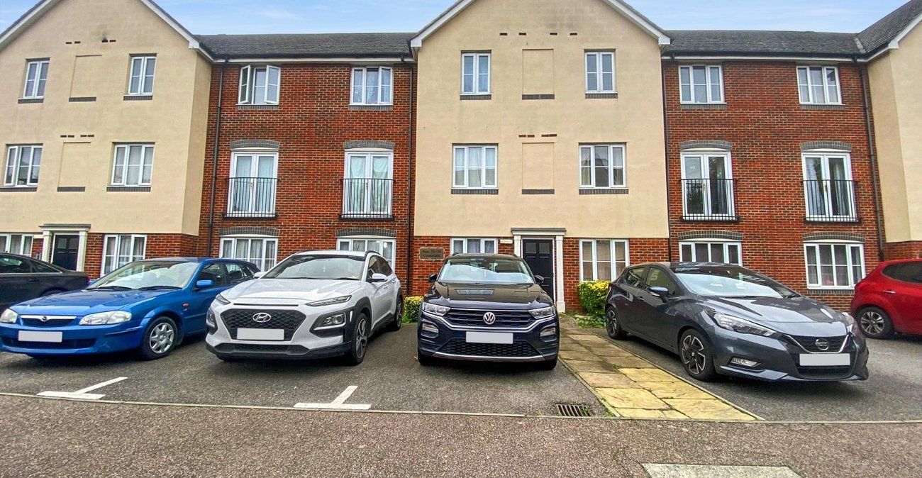 2 bedroom property for sale in Northfleet | Robinson Michael & Jackson