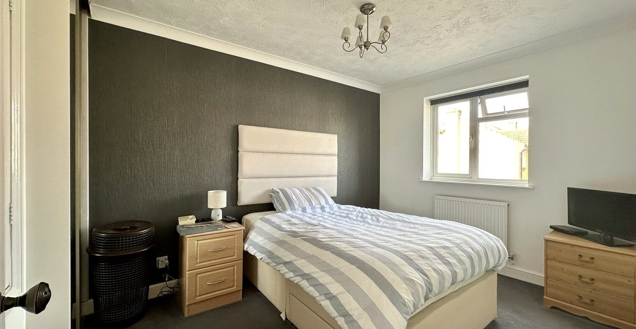 house for sale in Greenhithe, Kent, DA9 Robinson Jackson