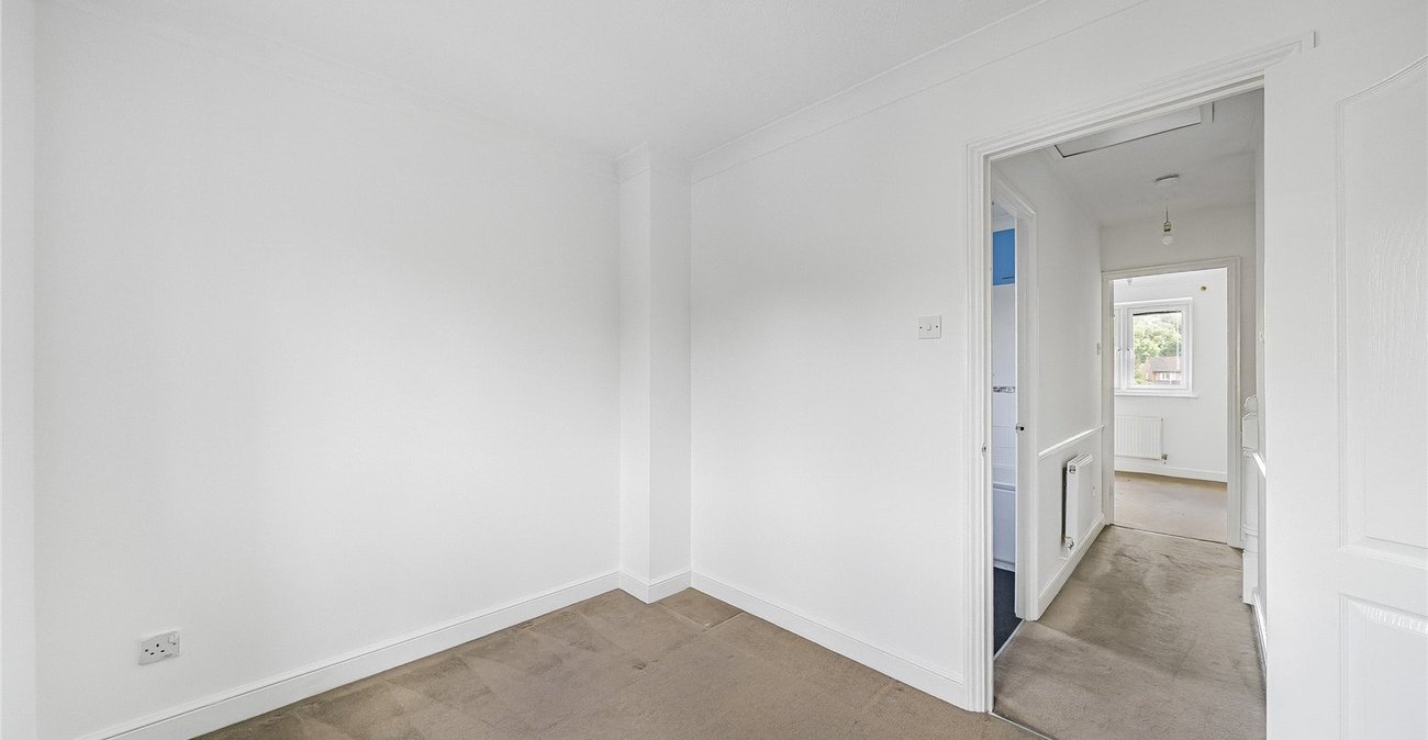 2 bedroom house for sale in Greenhithe | Robinson Jackson
