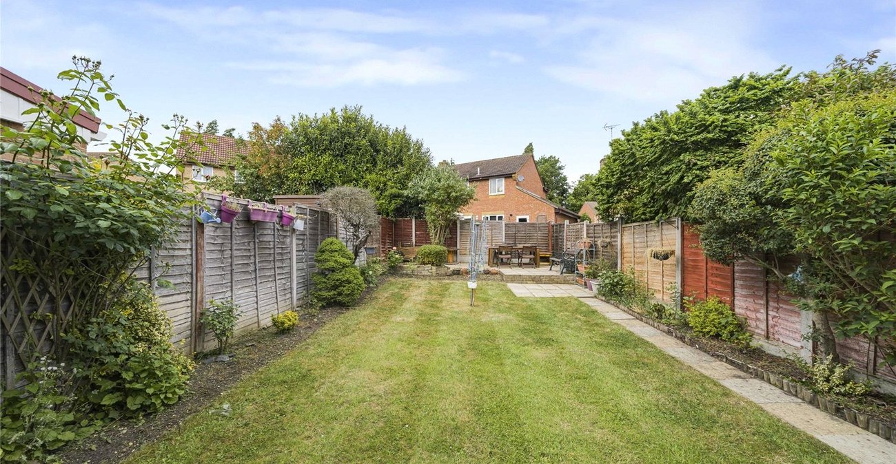 2 bedroom house for sale in Greenhithe | Robinson Jackson