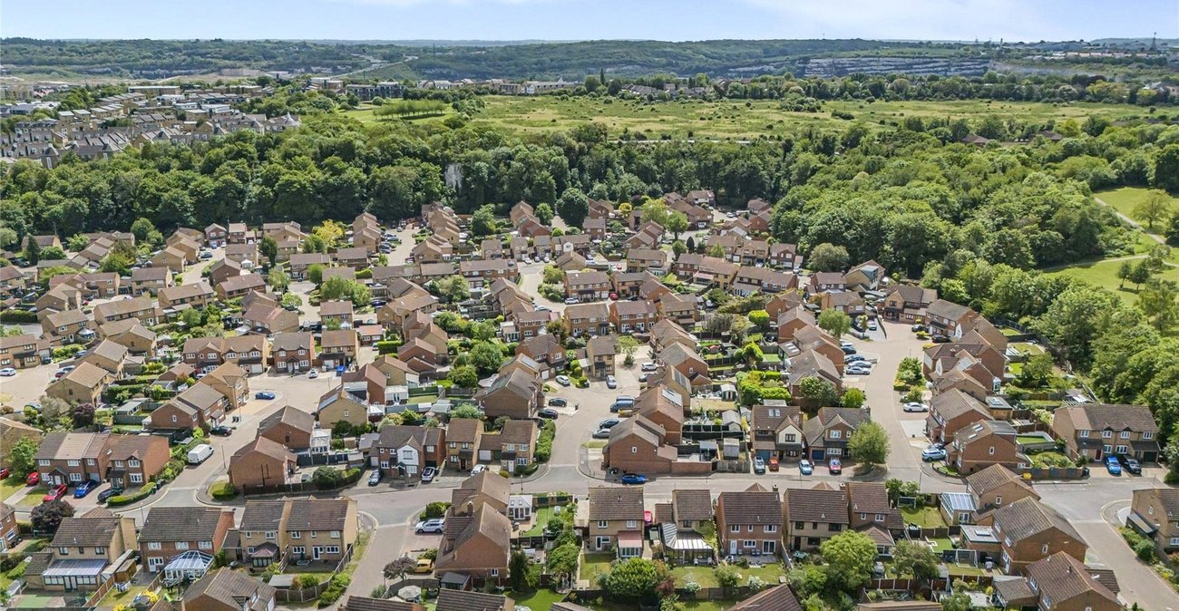 2 bedroom house for sale in Greenhithe | Robinson Jackson