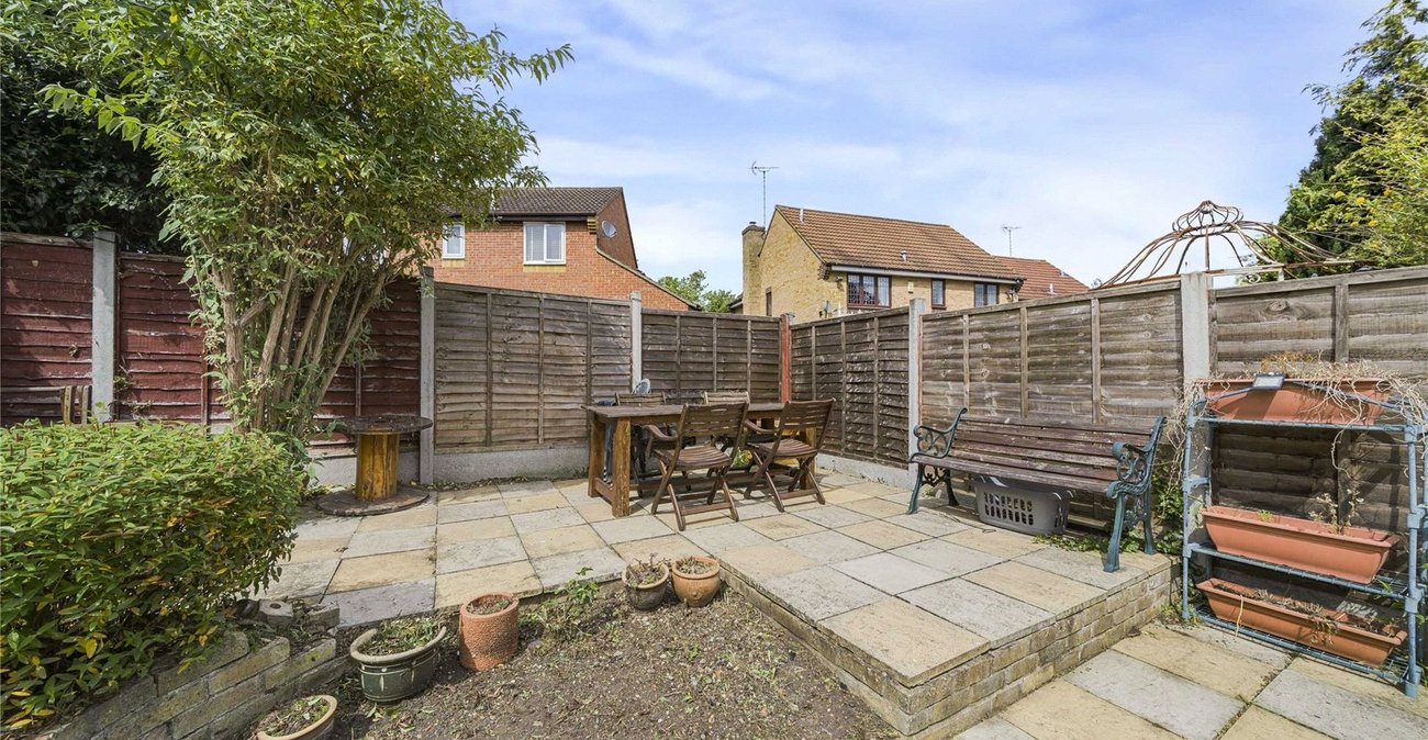 2 bedroom house for sale in Greenhithe | Robinson Jackson
