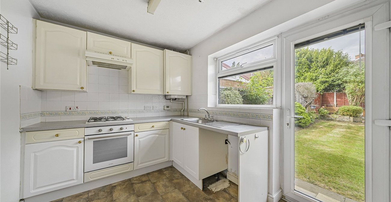 2 bedroom house for sale in Greenhithe | Robinson Jackson