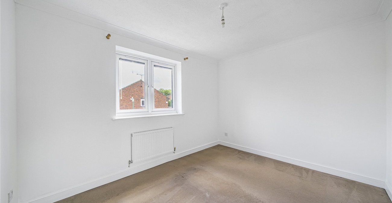 2 bedroom house for sale in Greenhithe | Robinson Jackson