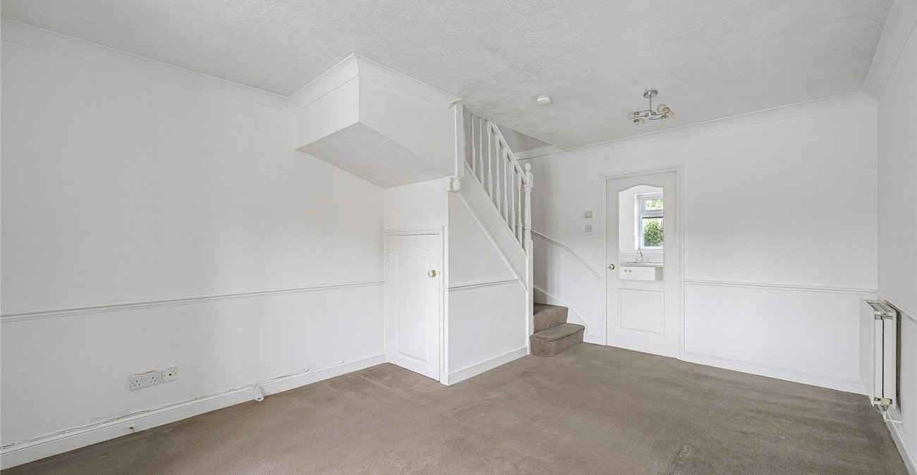 2 bedroom house for sale in Greenhithe | Robinson Jackson