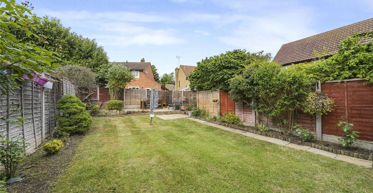 2 bedroom house for sale in Greenhithe | Robinson Jackson