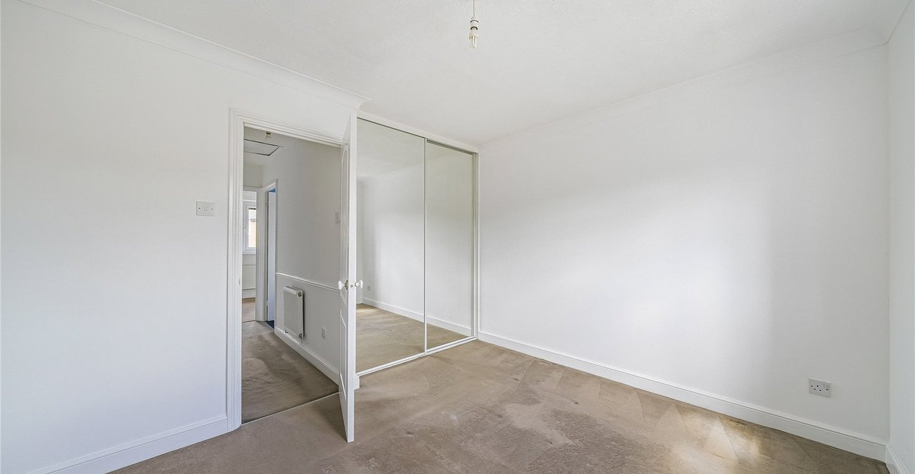 2 bedroom house for sale in Greenhithe | Robinson Jackson