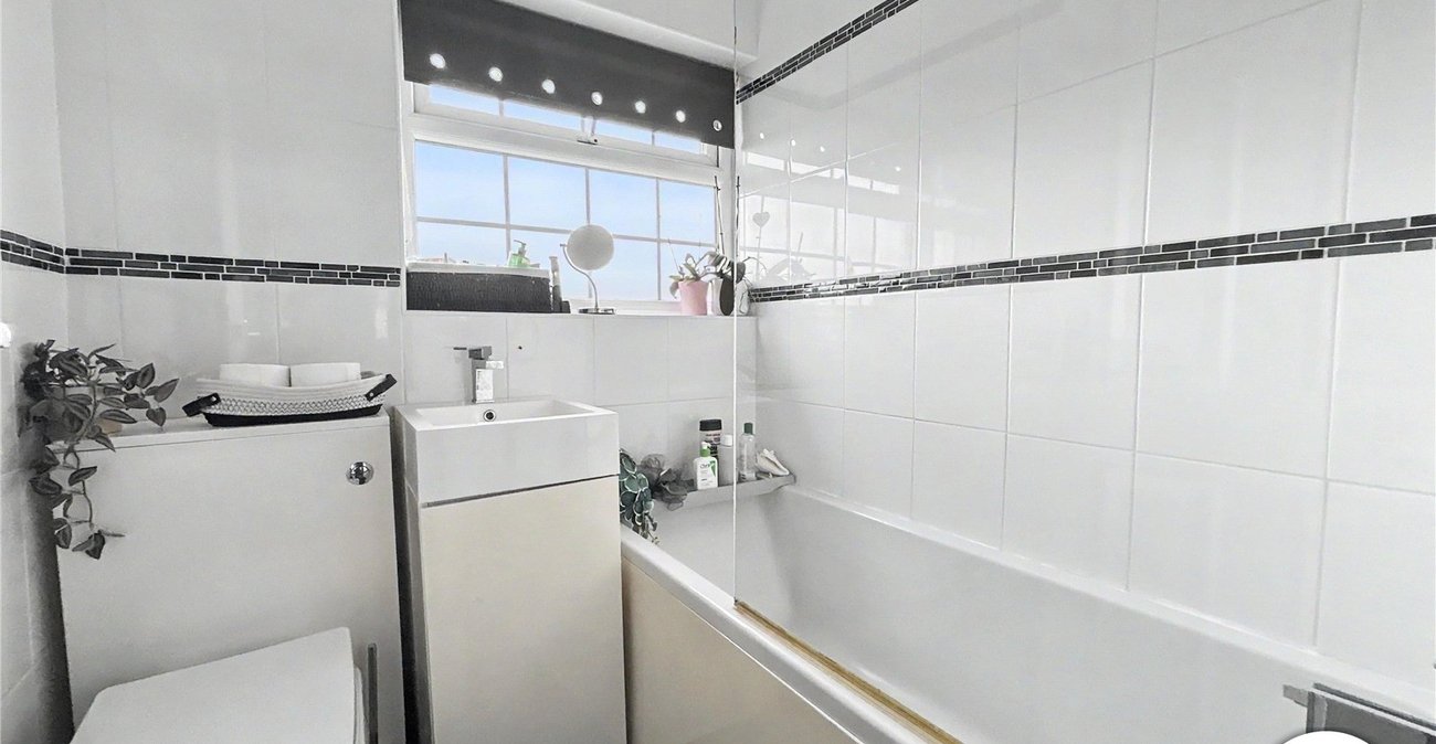 2 bedroom house for sale in South Welling | Robinson Jackson