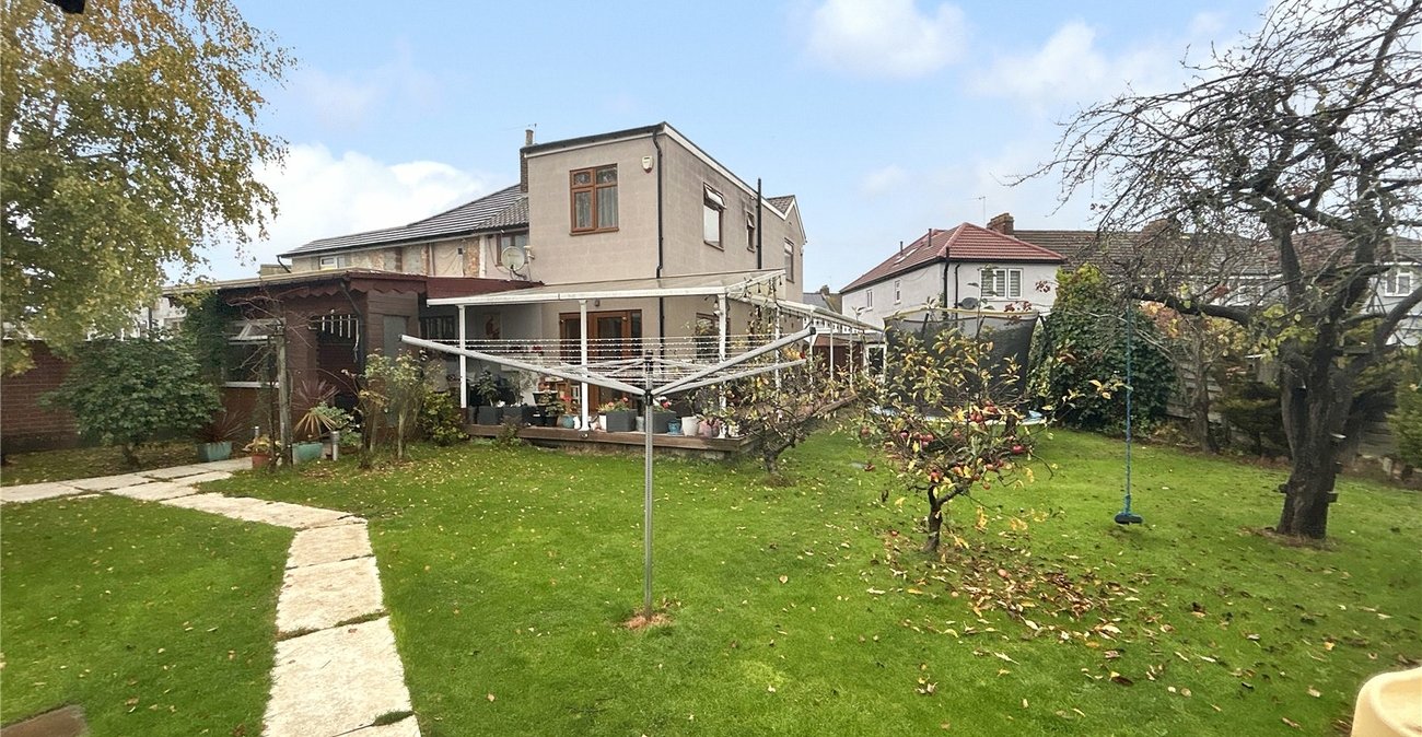 4 bedroom house for sale in Welling | Robinson Jackson