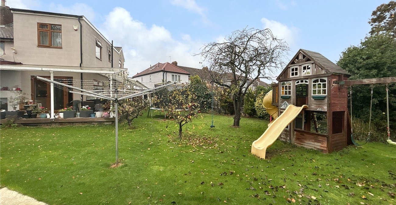 4 bedroom house for sale in Welling | Robinson Jackson