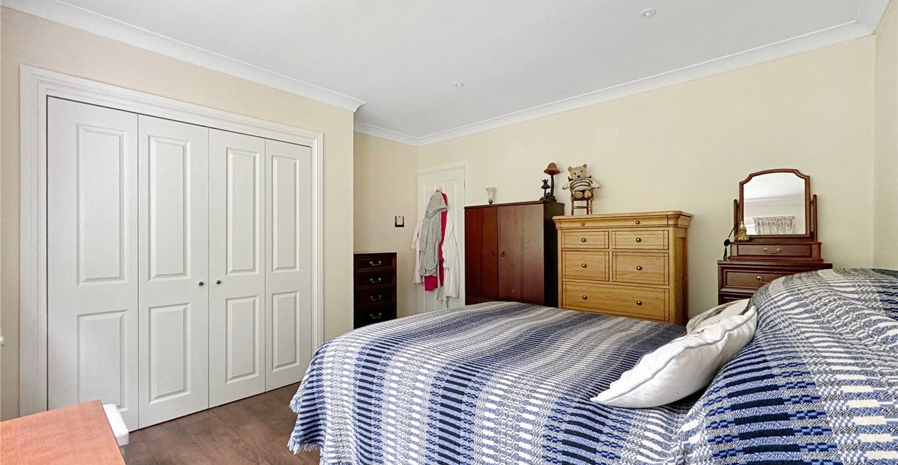 2 bedroom bungalow for sale in Rainham | Robinson Michael & Jackson