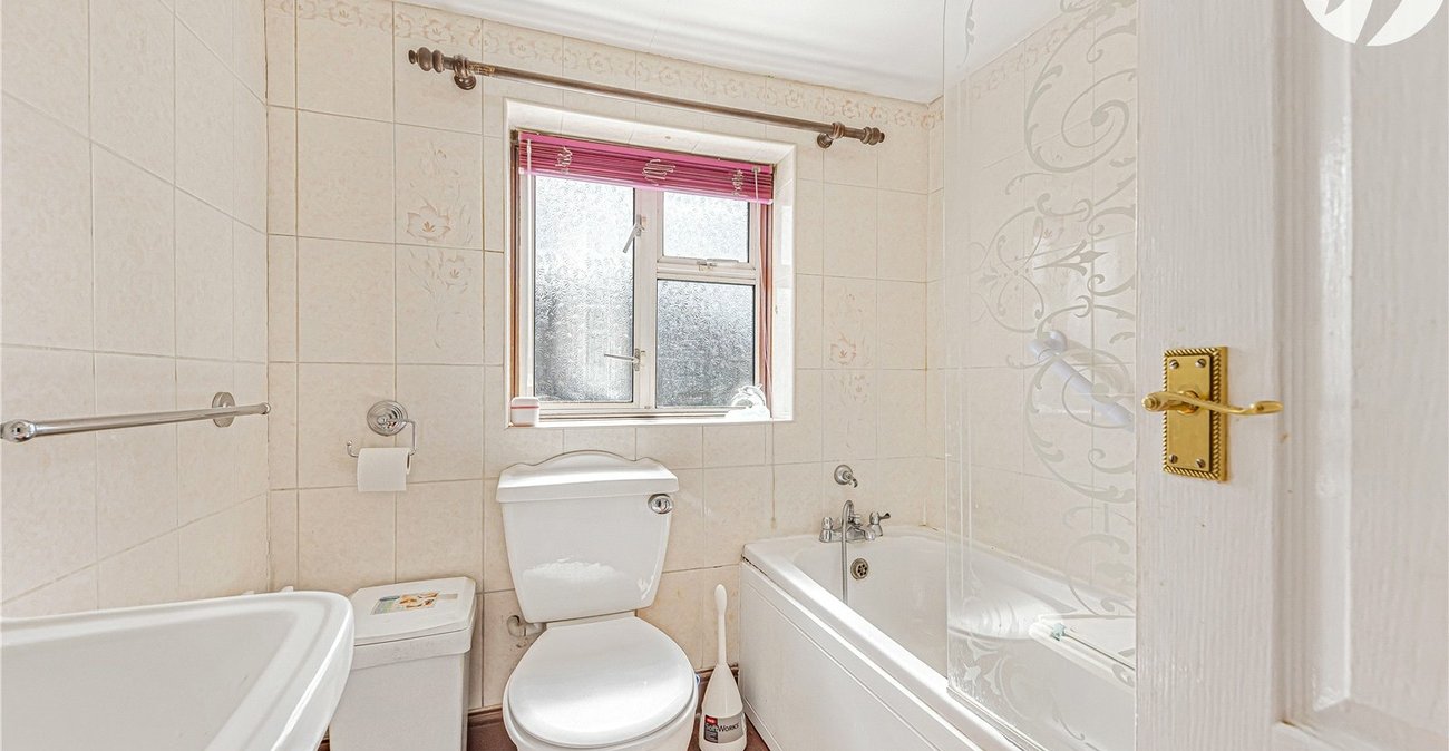 3 bedroom house for sale in Dartford | Robinson Jackson