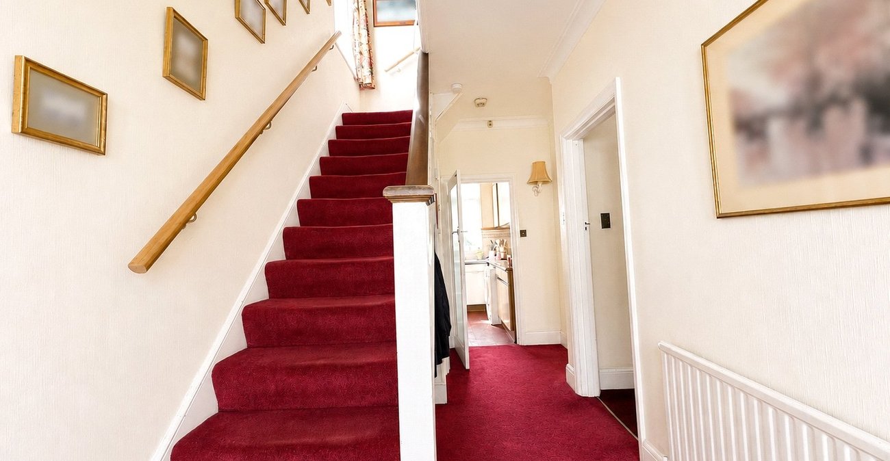 3 bedroom house for sale in London | Robinson Jackson