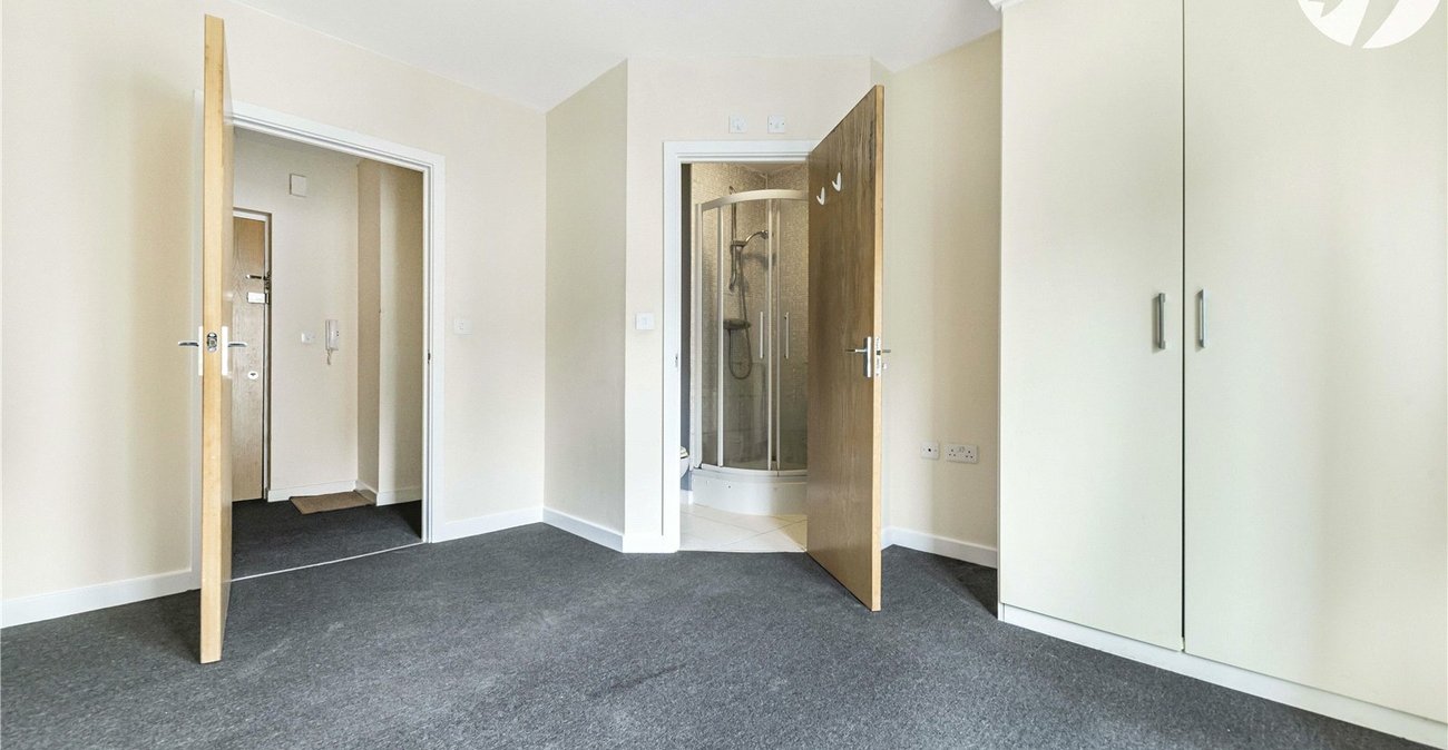 2 bedroom property for sale in West Dartford | Robinson Jackson