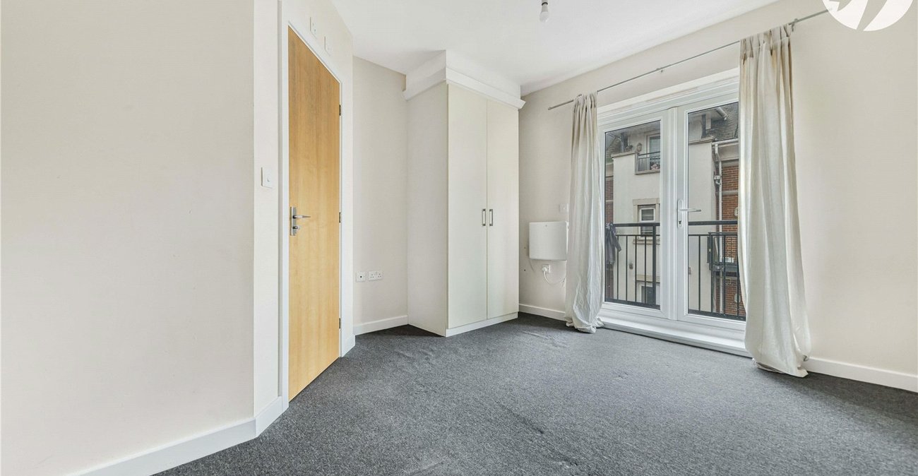 2 bedroom property for sale in West Dartford | Robinson Jackson