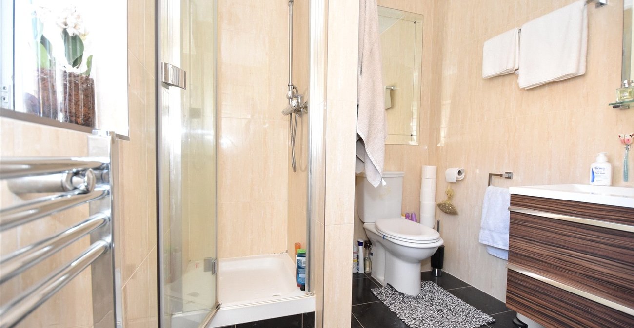 4 bedroom house for sale in Hextable | Robinson Jackson