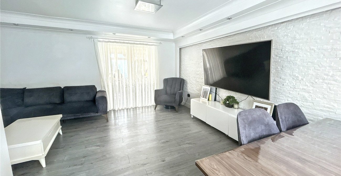 3 bedroom house for sale in Sidcup | Robinson Jackson