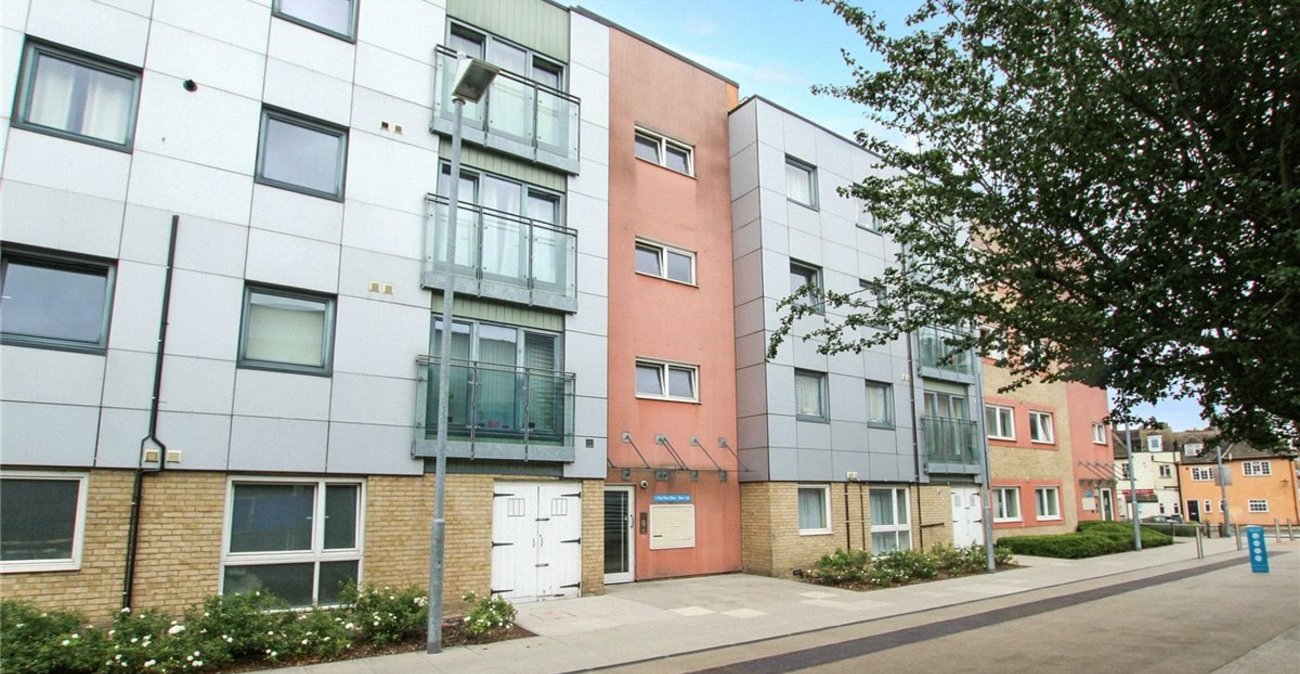 2 bedroom property for sale in Orpington | Robinson Jackson