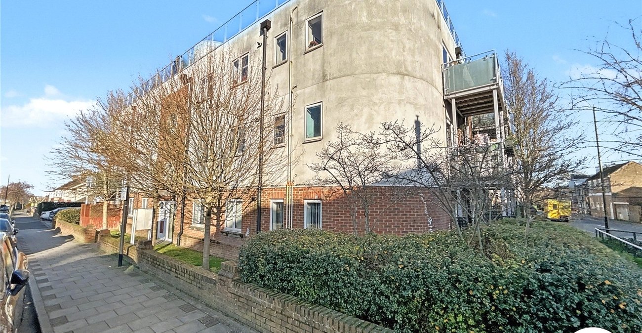 2 bedroom property for sale in Sidcup | Robinson Jackson