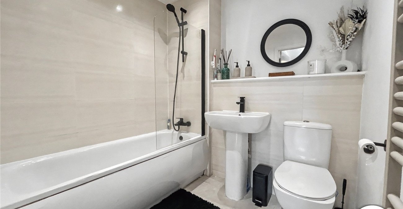 2 bedroom property for sale in Sidcup | Robinson Jackson