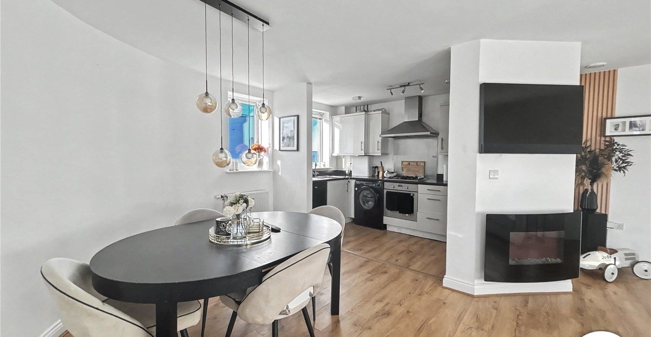 2 bedroom property for sale in Sidcup | Robinson Jackson