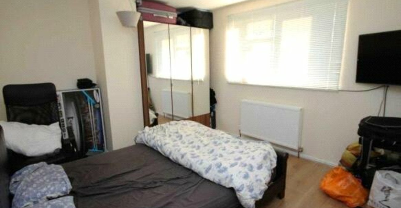 3 bedroom house for sale in Erith | Robinson Jackson