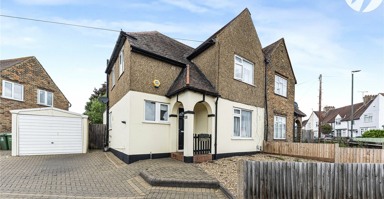 3 bedroom house for sale in Crayford | Robinson Jackson
