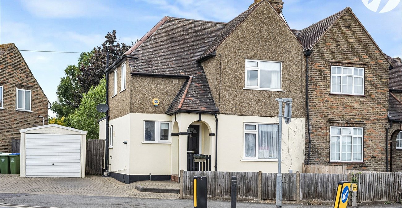 3 bedroom house for sale in Crayford | Robinson Jackson