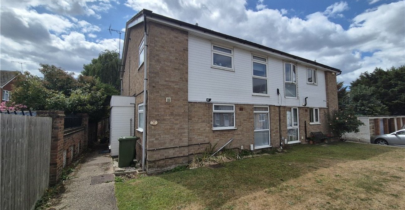 2 bedroom property for sale in Orpington | Robinson Jackson