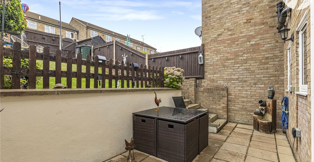 3 bedroom house for sale in Swanscombe | Robinson Jackson