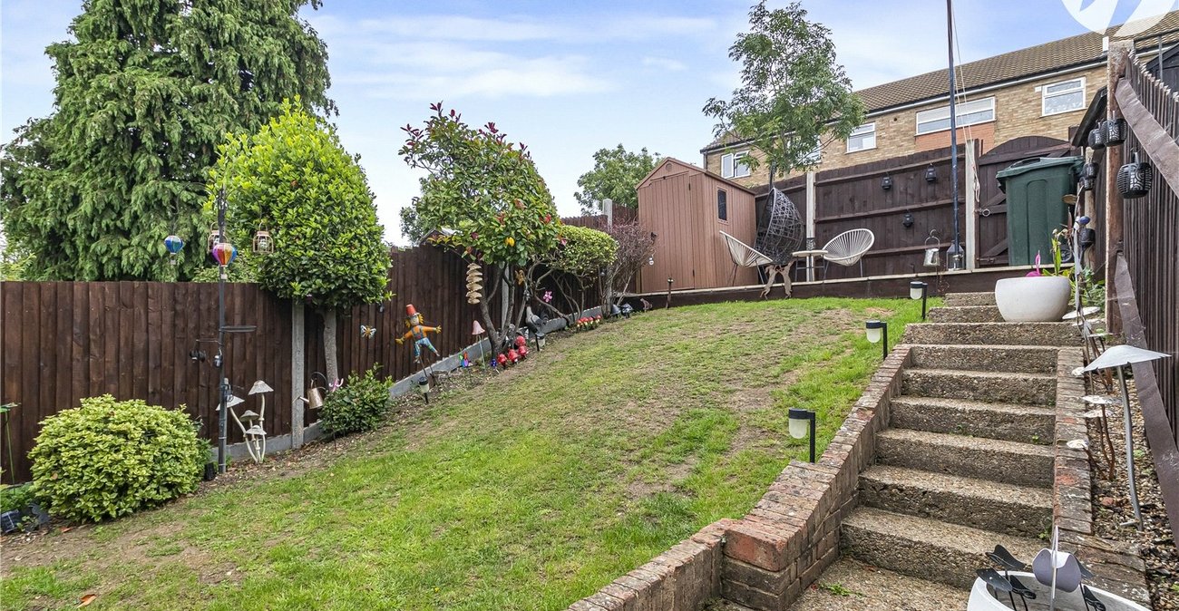 3 bedroom house for sale in Swanscombe | Robinson Jackson