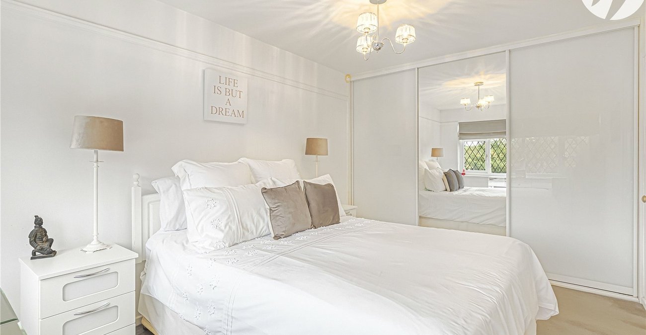 3 bedroom house for sale in Swanscombe | Robinson Jackson