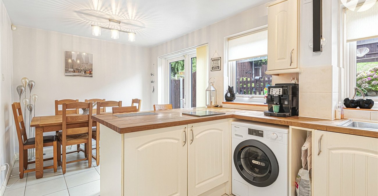 3 bedroom house for sale in Swanscombe | Robinson Jackson